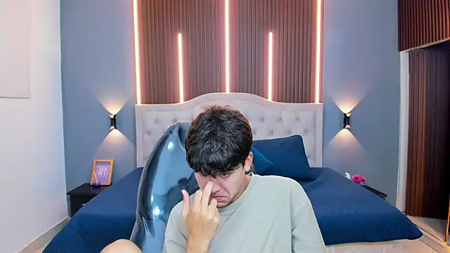 Tommy18   online show from 12/05/25, 03:26