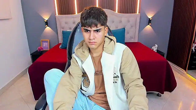 Tommy18   online show from 02/11/26, 03:33