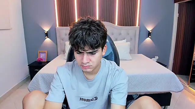 Tommy18   online show from 03/22/26, 03:54