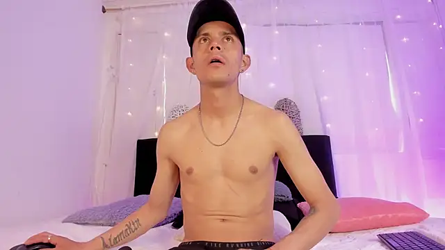 Bonny and carrot online show from 11/19/25, 07:14