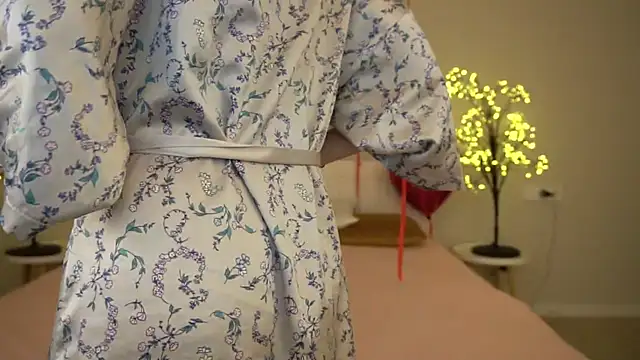 Snapshot of AnnaElys chatting on 02/14/25, 09:43 AnnaElys online show from 02/14/25, 09:43