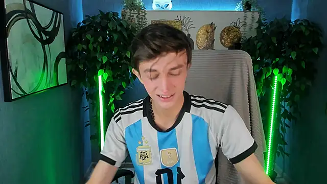 John Weasley online show from 11/12/25, 11:54