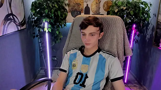 John Weasley online show from 12/03/25, 01:53