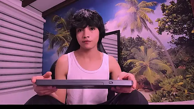 AllanYong18 online show from 02/02/25, 03:32