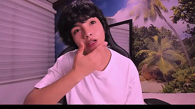 AllanYong18 online show from 02/08/25, 04:36