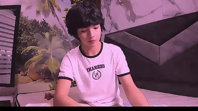 AllanYong18 online show from 02/24/25, 04:05