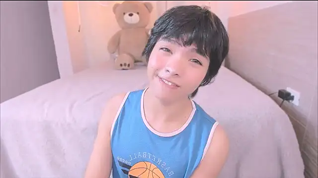 AllanYong18 online show from 09/14/25, 10:58