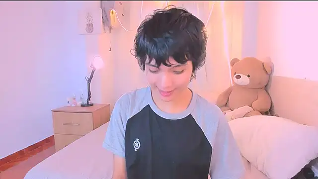 AllanYong18 online show from 09/27/25, 01:05