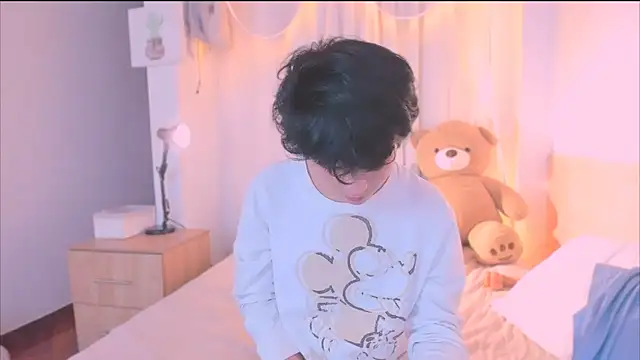 AllanYong18 online show from 12/14/25, 10:53