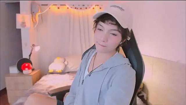 AllanYong18 online show from 04/15/26, 04:19