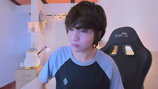 AllanYong18 online show from 07/19/26, 10:02