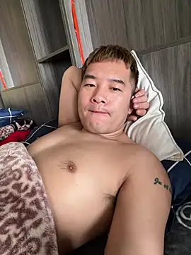 Snapshot of zxb757369 chatting on 01/22/25, 04:13 zxb757369 online show from 01/22/25, 04:13