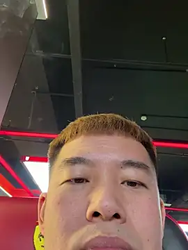 Snapshot of zxb757369 chatting on 02/06/25, 09:43 zxb757369 online show from 02/06/25, 09:43