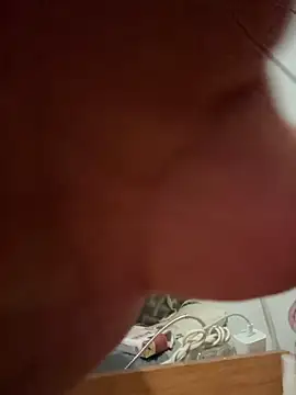 Snapshot of zxb757369 chatting on 02/11/25, 11:10 zxb757369 online show from 02/11/25, 11:10