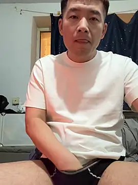 Snapshot of zxb757369 chatting on 02/23/25, 04:35 zxb757369 online show from 02/23/25, 04:35