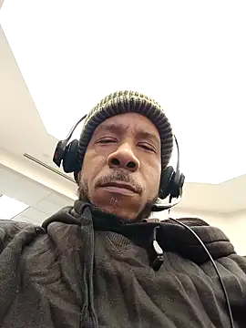 Snapshot of MrDaddyBbSnake chatting on 01/16/25, 05:44 MrDaddyBbSnake online show from 01/16/25, 05:44