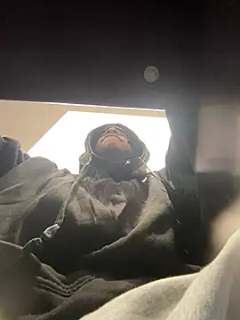 Snapshot of MrDaddyBbSnake chatting on 01/17/25, 04:36 MrDaddyBbSnake online show from 01/17/25, 04:36