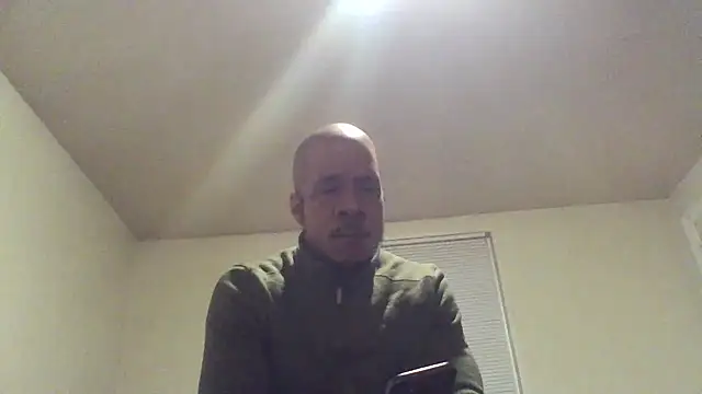 Snapshot of MrDaddyBbSnake chatting on 03/01/25, 11:26 MrDaddyBbSnake online show from 03/01/25, 11:26