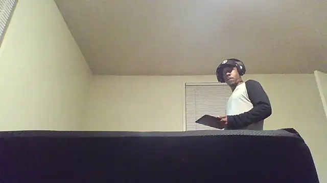 Snapshot of MrDaddyBbSnake chatting on 09/28/25, 11:43 MrDaddyBbSnake online show from 09/28/25, 11:43