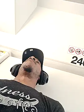 Snapshot of MrDaddyBbSnake chatting on 10/04/25, 07:56 MrDaddyBbSnake online show from 10/04/25, 07:56