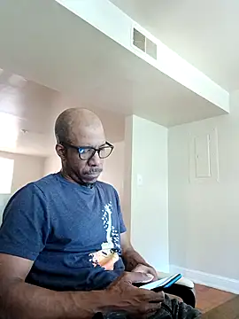 Snapshot of MrDaddyBbSnake chatting on 10/05/25, 06:50 MrDaddyBbSnake online show from 10/05/25, 06:50