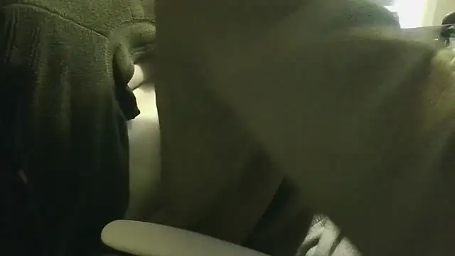 Snapshot of MrDaddyBbSnake chatting on 12/20/25, 01:34 MrDaddyBbSnake online show from 12/20/25, 01:34