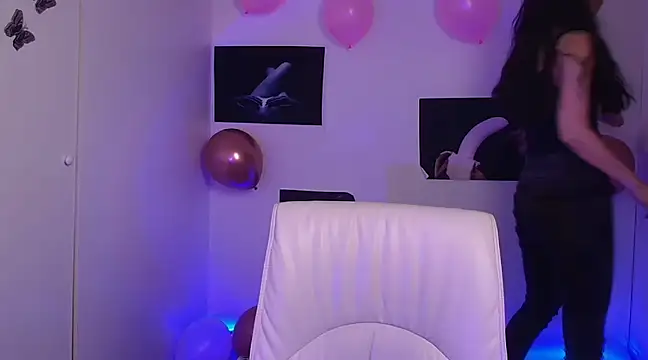 Amalia amor online show from 02/18/25, 09:21