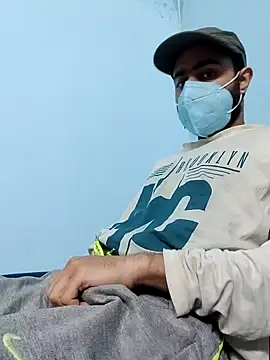 TOPMOON001 online show from 02/05/25, 11:23