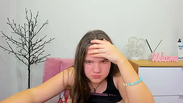 AdeleCruz online show from 02/10/25, 04:14