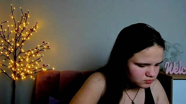 AdeleCruz online show from 02/17/25, 11:13