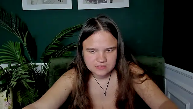 AdeleCruz online show from 05/18/26, 12:11