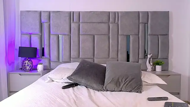 Karla Hudsson online show from 11/08/25, 01:55