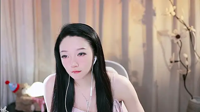 Snapshot of Zoe-99 chatting on 06/03/26, 02:33 Zoe-99 online show from 06/03/26, 02:33