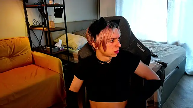 leon yuugen online show from 01/31/25, 09:37