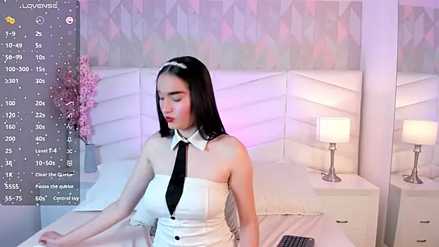 chelsea bolton  online show from 03/07/25, 11:40