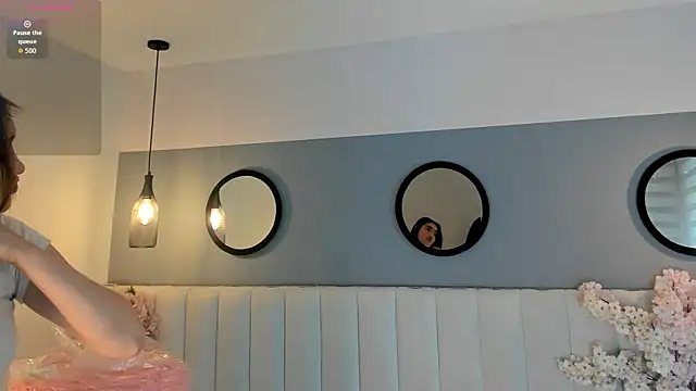 chelsea bolton  online show from 03/24/26, 02:55