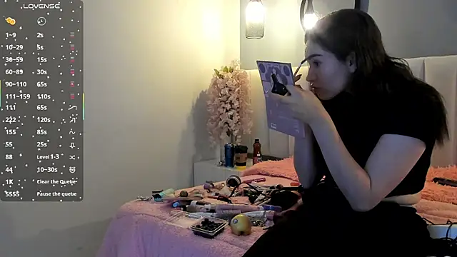 chelsea bolton  online show from 04/07/26, 12:16