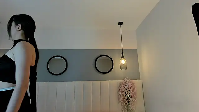 chelsea bolton  online show from 04/14/26, 12:11