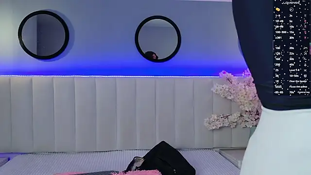 chelsea bolton  online show from 07/04/26, 12:22