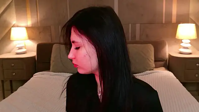 Snapshot of EmmaLawrens chatting on 03/18/26, 10:29 EmmaLawrens online show from 03/18/26, 10:29