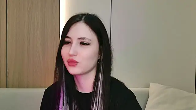 Snapshot of EmmaLawrens chatting on 04/05/26, 10:45 EmmaLawrens online show from 04/05/26, 10:45