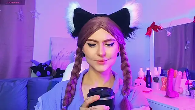 Emily  Mooree online show from 01/23/25, 04:09