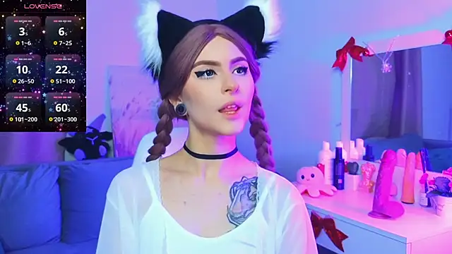 Emily  Mooree online show from 01/24/25, 04:37