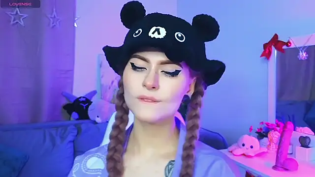 Emily  Mooree online show from 02/03/25, 04:46