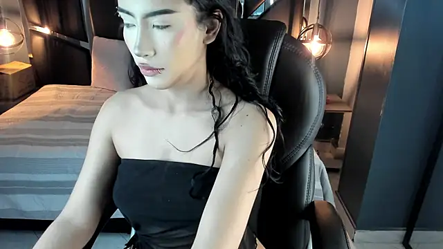 Snapshot of vaiolethsan__ chatting on 01/14/26, 08:47 vaiolethsan online show from 01/14/26, 08:47