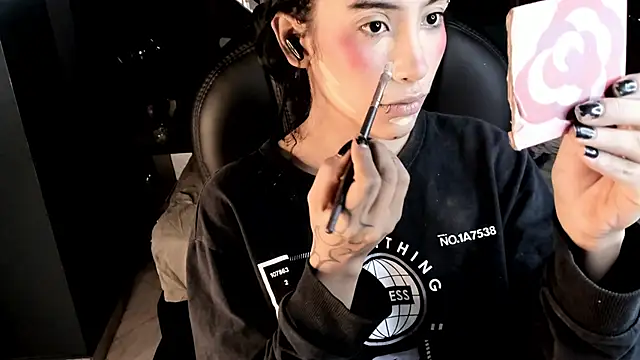 Snapshot of vaiolethsan__ chatting on 01/31/26, 08:40 vaiolethsan online show from 01/31/26, 08:40