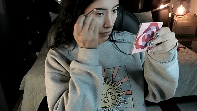 Snapshot of vaiolethsan__ chatting on 02/02/26, 08:18 vaiolethsan online show from 02/02/26, 08:18