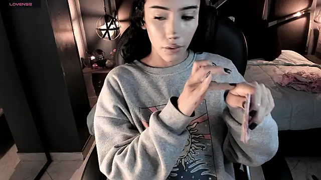 Snapshot of vaiolethsan__ chatting on 02/11/26, 08:14 vaiolethsan online show from 02/11/26, 08:14