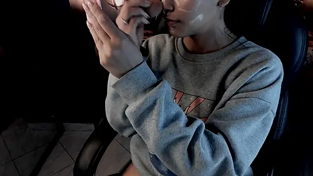 Snapshot of vaiolethsan__ chatting on 02/24/26, 08:29 vaiolethsan online show from 02/24/26, 08:29