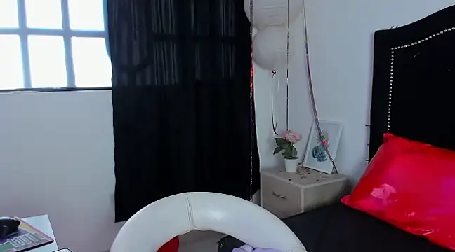 Cleo Hott online show from 02/25/25, 02:11